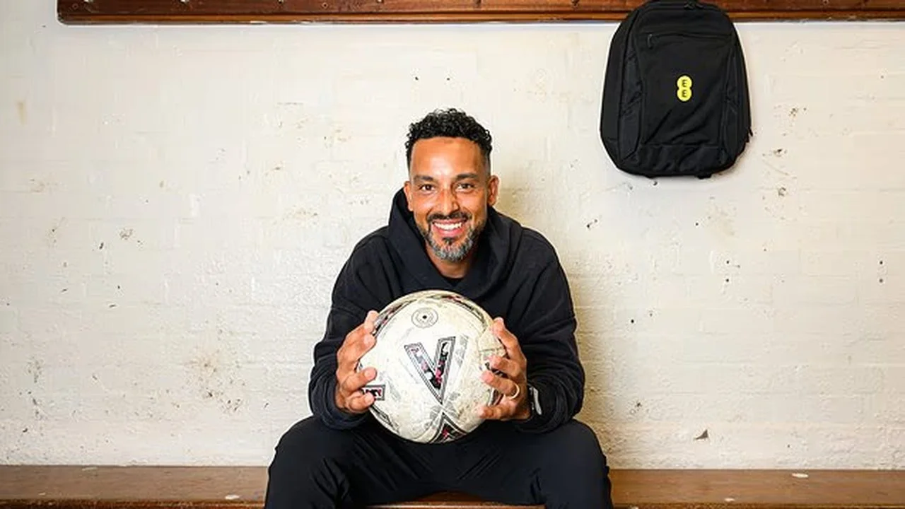 沃尔科特力挺EE：青少年网络有害信息数据趋势对比分析